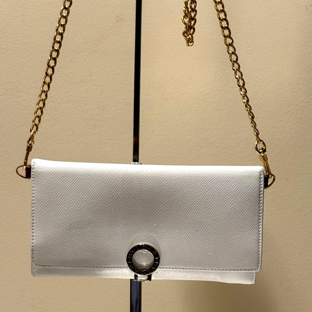 BVLGARI WALLET LONG WHITE LEATHER EUC IN MINT CONDITION